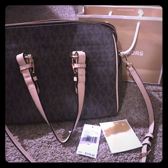 Michael Kors Handbags - Michael Kors large Greyson bag.